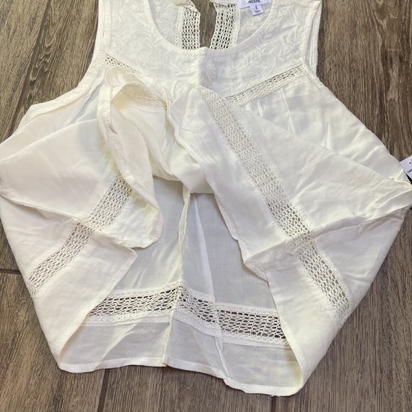 2/$15 Tank Top Blouse - Picture 2 of 5